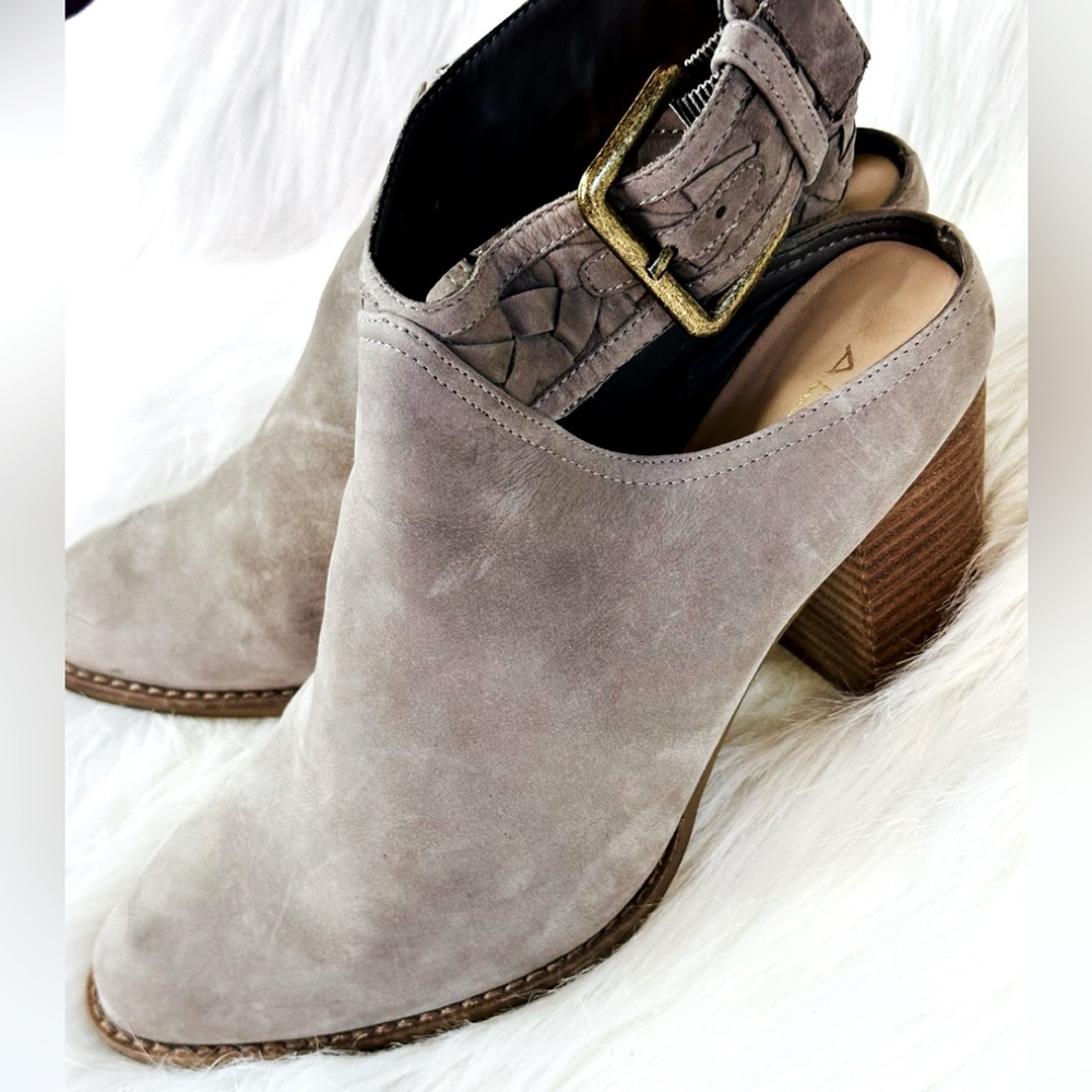 GUC ALDO Gray Suede Mules with Chunky Heel and Ankle Strap Size 8